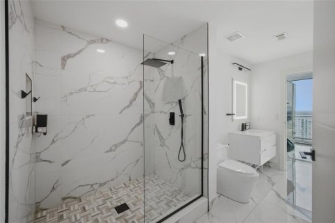 Condo in Tampa, Florida, 2 bedrooms № 2198240 - photo 29