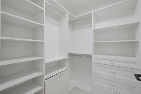 Condo in Tampa, Florida, 2 bedrooms № 2198240 - photo 16