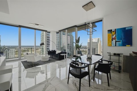 Condo in Tampa, Florida, 2 bedrooms № 2198240 - photo 5