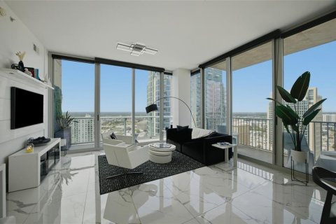 Condo in Tampa, Florida, 2 bedrooms № 2198240 - photo 4