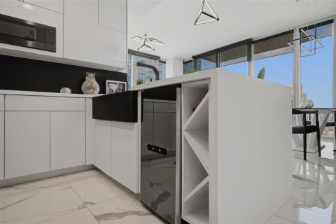 Condo in Tampa, Florida, 2 bedrooms № 2198240 - photo 11