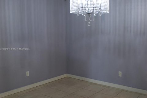 Copropriété à louer à Miami, Floride: 2 chambres, 99.87 m2 № 1947436 - photo 3
