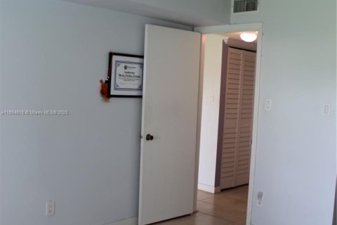 Copropriété à louer à Miami, Floride: 2 chambres, 99.87 m2 № 1947436 - photo 20