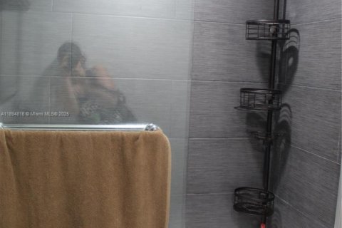 Copropriété à louer à Miami, Floride: 2 chambres, 99.87 m2 № 1947436 - photo 8