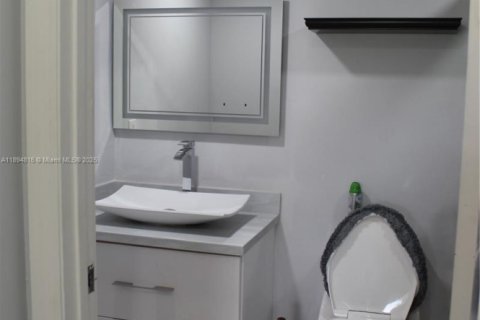 Copropriété à louer à Miami, Floride: 2 chambres, 99.87 m2 № 1947436 - photo 22