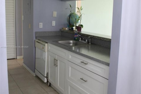 Copropriété à louer à Miami, Floride: 2 chambres, 99.87 m2 № 1947436 - photo 6