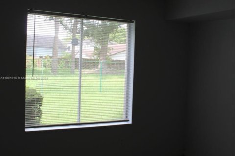 Copropriété à louer à Miami, Floride: 2 chambres, 99.87 m2 № 1947436 - photo 18