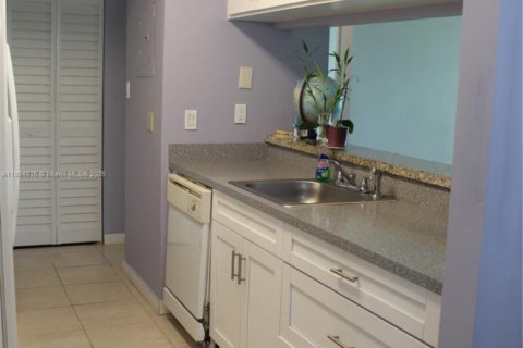 Copropriété à louer à Miami, Floride: 2 chambres, 99.87 m2 № 1947436 - photo 7