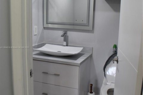 Copropriété à louer à Miami, Floride: 2 chambres, 99.87 m2 № 1947436 - photo 25