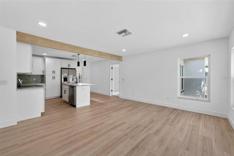 Villa ou maison à vendre à Gulfport, Floride: 3 chambres, 165.27 m2 № 2148156 - photo 7