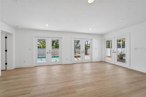 Villa ou maison à vendre à Gulfport, Floride: 3 chambres, 165.27 m2 № 2148156 - photo 27