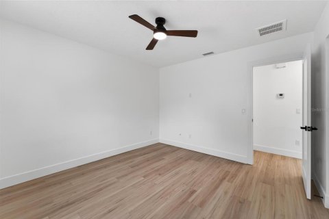 Villa ou maison à vendre à Gulfport, Floride: 3 chambres, 165.27 m2 № 2148156 - photo 18