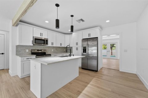 Villa ou maison à vendre à Gulfport, Floride: 3 chambres, 165.27 m2 № 2148156 - photo 26