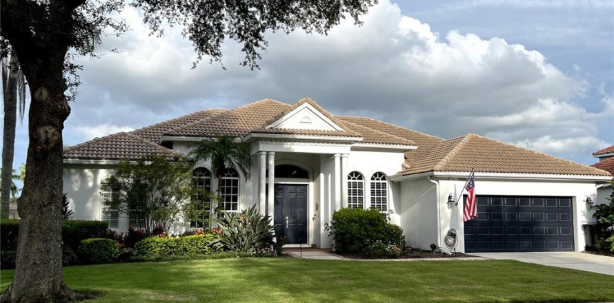 Casa en Bradenton, Florida 3 dormitorios, 253.53 m2 № 2315045