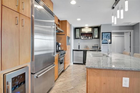 Copropriété à vendre à Tampa, Floride: 2 chambres, 122.63 m2 № 2433270 - photo 5