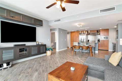 Copropriété à vendre à Tampa, Floride: 2 chambres, 122.63 m2 № 2433270 - photo 14