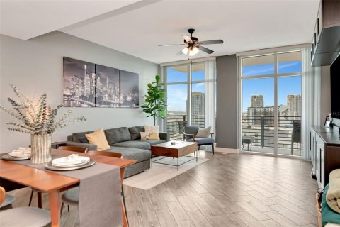 Copropriété à vendre à Tampa, Floride: 2 chambres, 122.63 m2 № 2433270 - photo 10