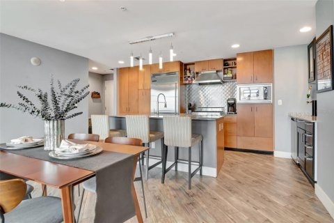 Copropriété à vendre à Tampa, Floride: 2 chambres, 122.63 m2 № 2433270 - photo 4