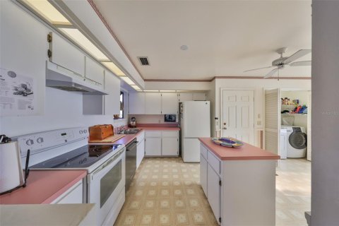 Купить виллу или дом в Тарпон-Спрингс, Флорида 5 комнат, 192.03м2, № 1523016 - фото 20