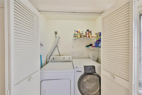 Купить виллу или дом в Тарпон-Спрингс, Флорида 5 комнат, 192.03м2, № 1523016 - фото 26