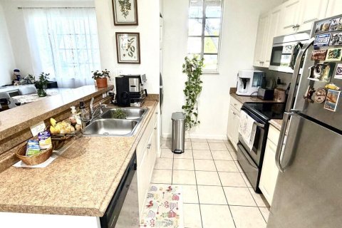Townhouse in Riviera Beach, Florida 2 bedrooms, 113.53 sq.m. № 2193059 - photo 5
