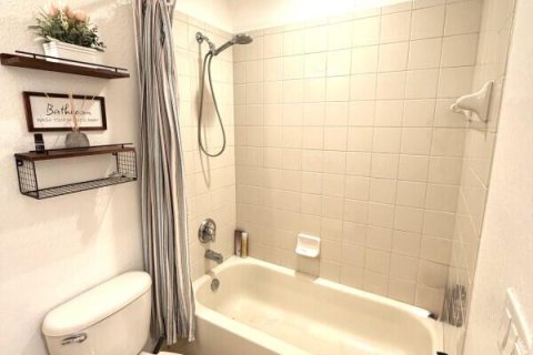 Townhouse in Riviera Beach, Florida 2 bedrooms, 113.53 sq.m. № 2193059 - photo 12
