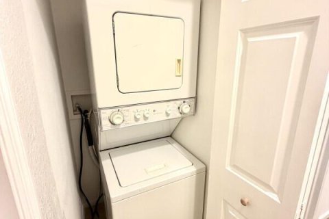 Townhouse in Riviera Beach, Florida 2 bedrooms, 113.53 sq.m. № 2193059 - photo 14