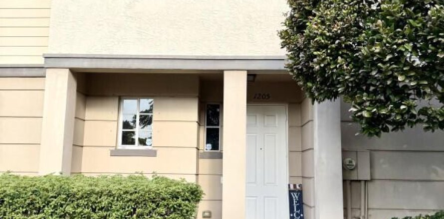 Townhouse in Riviera Beach, Florida 2 bedrooms, 113.53 sq.m. № 2193059