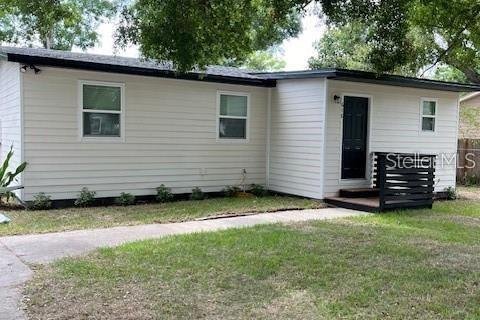 House in Winter Garden, Florida 3 bedrooms, 93.83 sq.m. № 1888545 - photo 1