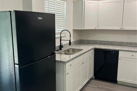House in Winter Garden, Florida 3 bedrooms, 93.83 sq.m. № 1888545 - photo 4