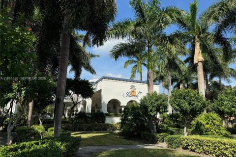 Copropriété à vendre à Doral, Floride: 3 chambres, 112.13 m2 № 2024650 - photo 3
