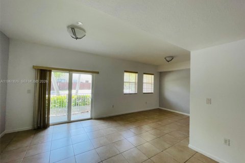 Copropriété à vendre à Doral, Floride: 3 chambres, 112.13 m2 № 2024650 - photo 11