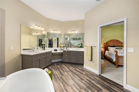 Casa en venta en Lady Lake, Florida, 3 dormitorios, 270.62 m2 № 2133589 - foto 26