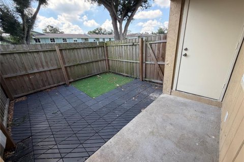 Condo in Brandon, Florida, 2 bedrooms № 2219966 - photo 14
