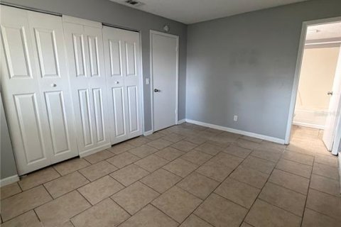Condo in Brandon, Florida, 2 bedrooms № 2219966 - photo 8