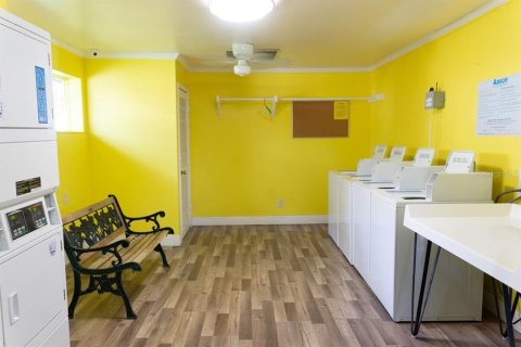 Condo in Brandon, Florida, 2 bedrooms № 2219966 - photo 18