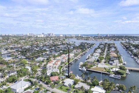 Villa ou maison à vendre à Fort Lauderdale, Floride: 2 chambres, 147.81 m2 № 1986013 - photo 1
