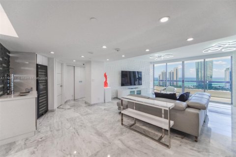 Appartement à louer à Aventura, Floride: 4 chambres, 210.52 m2 № 1860015 - photo 2