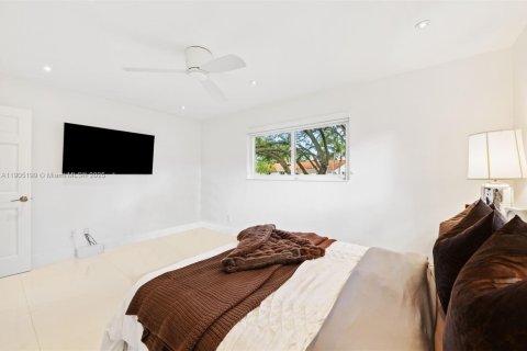 Villa ou maison à vendre à Palmetto Bay, Floride: 3 chambres, 172.24 m2 № 1956620 - photo 12