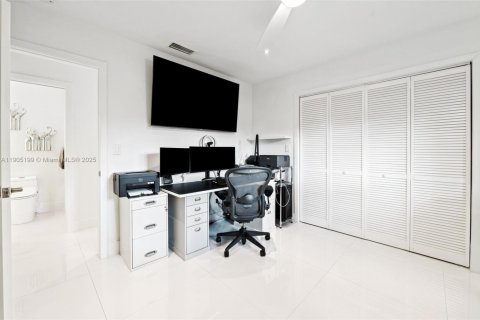 Villa ou maison à vendre à Palmetto Bay, Floride: 3 chambres, 172.24 m2 № 1956620 - photo 15