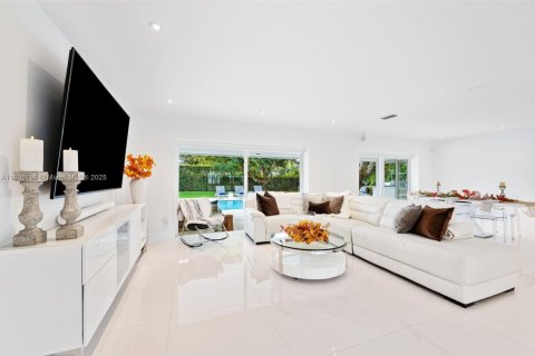 Villa ou maison à vendre à Palmetto Bay, Floride: 3 chambres, 172.24 m2 № 1956620 - photo 5