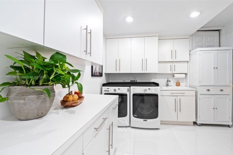 Villa ou maison à vendre à Palmetto Bay, Floride: 3 chambres, 172.24 m2 № 1956620 - photo 10