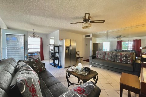 Copropriété à louer à Delray Beach, Floride: 2 chambres, 83.8 m2 № 1971151 - photo 6