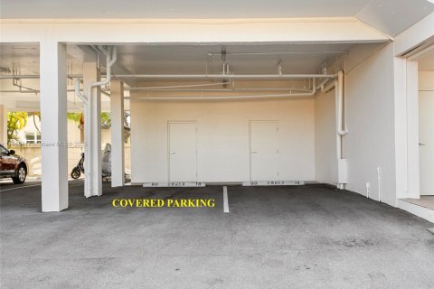 Condo in Lauderdale-by-the-Sea, Florida, 1 bedroom  № 1731604 - photo 15