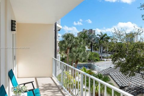 Condo in Lauderdale-by-the-Sea, Florida, 1 bedroom  № 1731604 - photo 7