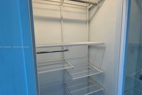 Copropriété à louer à Miami, Floride: 1 chambre, 81.75 m2 № 2022179 - photo 16