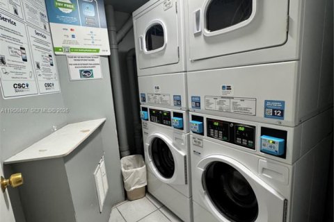 Copropriété à louer à Miami, Floride: 1 chambre, 81.75 m2 № 2022179 - photo 25