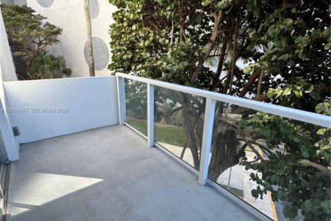 Copropriété à louer à Miami, Floride: 1 chambre, 81.75 m2 № 2022179 - photo 18