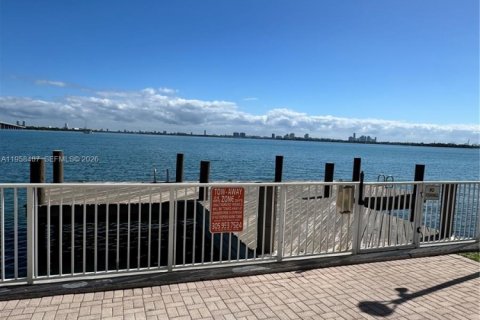 Copropriété à louer à Miami, Floride: 1 chambre, 81.75 m2 № 2022179 - photo 22