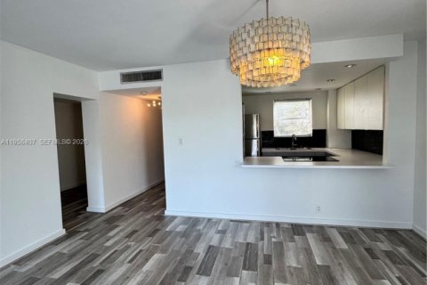 Copropriété à louer à Miami, Floride: 1 chambre, 81.75 m2 № 2022179 - photo 4